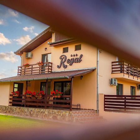 Pensiunea Regal Baile 1 Mai Exterior photo